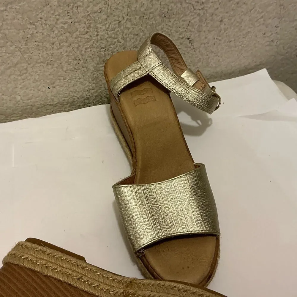 New Sperry Metallic Gold Wedge Sandals size 10